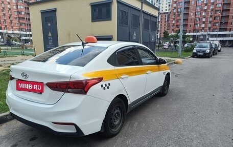 Hyundai Solaris II рестайлинг, 2018 год, 630 000 рублей, 3 фотография