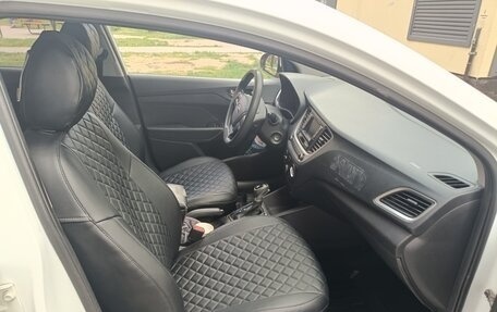 Hyundai Solaris II рестайлинг, 2018 год, 630 000 рублей, 8 фотография