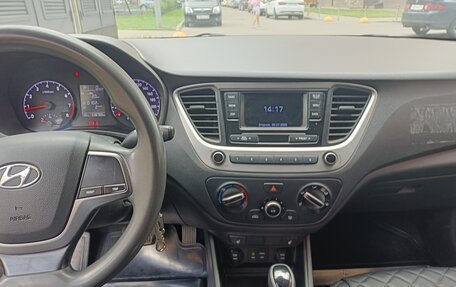 Hyundai Solaris II рестайлинг, 2018 год, 630 000 рублей, 12 фотография