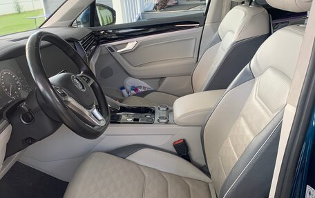 Volkswagen Touareg III, 2019 год, 4 250 000 рублей, 5 фотография