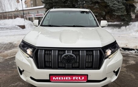 Toyota Land Cruiser Prado 150 рестайлинг 2, 2017 год, 4 100 000 рублей, 1 фотография