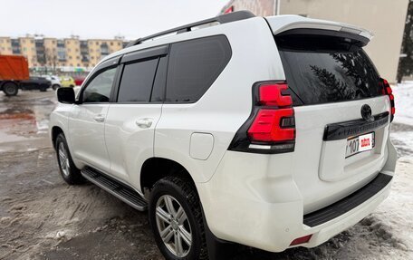 Toyota Land Cruiser Prado 150 рестайлинг 2, 2017 год, 4 100 000 рублей, 3 фотография