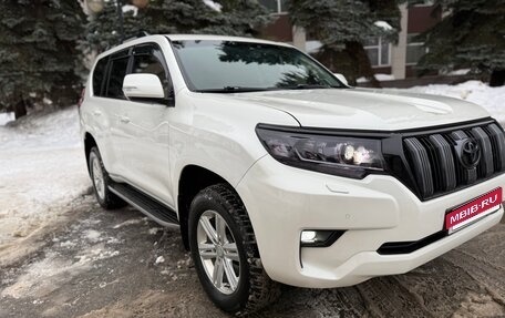 Toyota Land Cruiser Prado 150 рестайлинг 2, 2017 год, 4 100 000 рублей, 2 фотография