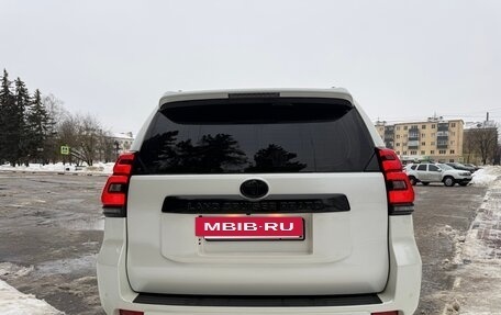 Toyota Land Cruiser Prado 150 рестайлинг 2, 2017 год, 4 100 000 рублей, 4 фотография