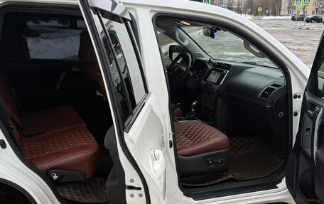 Toyota Land Cruiser Prado 150 рестайлинг 2, 2017 год, 4 100 000 рублей, 7 фотография