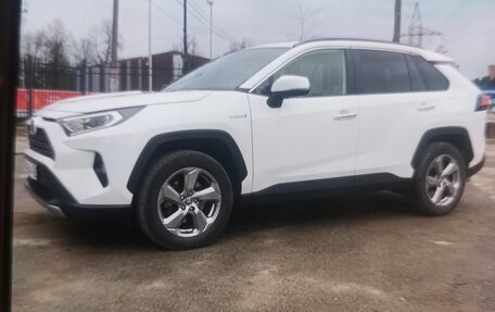 Toyota RAV4, 2020 год, 3 999 999 рублей, 2 фотография