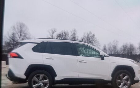 Toyota RAV4, 2020 год, 3 999 999 рублей, 7 фотография