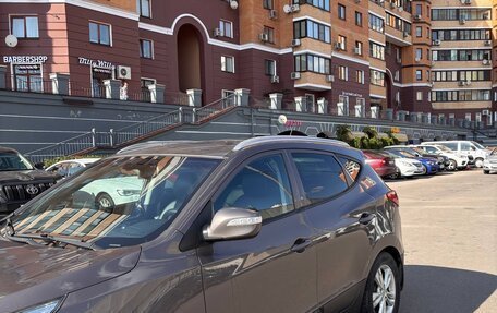 Hyundai ix35 I рестайлинг, 2013 год, 990 000 рублей, 2 фотография