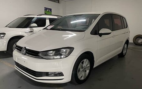 Volkswagen Touran III, 2018 год, 1 332 000 рублей, 3 фотография