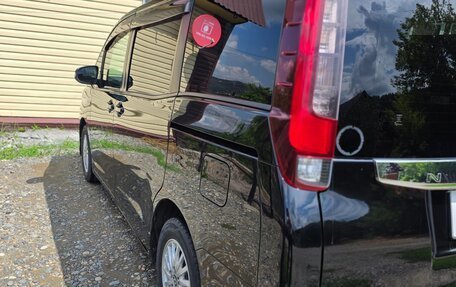 Toyota Noah III, 2017 год, 1 950 000 рублей, 9 фотография