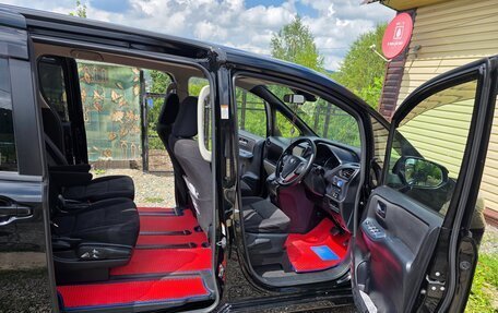 Toyota Noah III, 2017 год, 1 950 000 рублей, 10 фотография