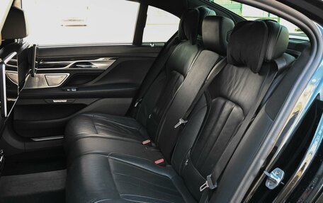 BMW 7 серия, 2017 год, 3 349 000 рублей, 12 фотография