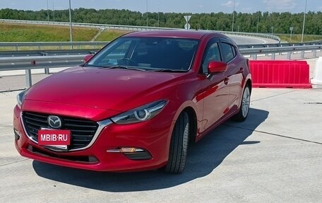Mazda Axela, 2017 год, 1 310 000 рублей, 2 фотография