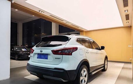 Nissan Qashqai, 2022 год, 1 800 000 рублей, 3 фотография