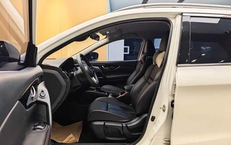 Nissan Qashqai, 2022 год, 1 800 000 рублей, 2 фотография