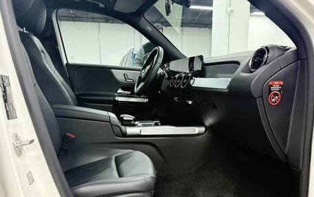 Mercedes-Benz GLB, 2022 год, 2 683 000 рублей, 14 фотография