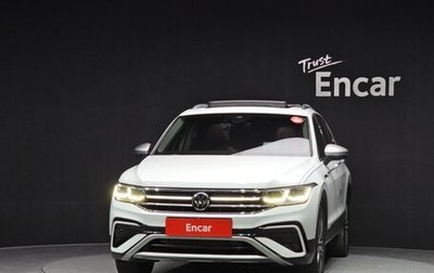 Volkswagen Tiguan II, 2023 год, 2 816 000 рублей, 1 фотография