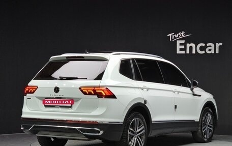 Volkswagen Tiguan II, 2023 год, 2 816 000 рублей, 3 фотография