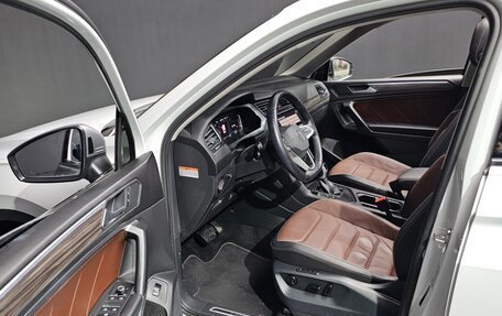Volkswagen Tiguan II, 2023 год, 2 816 000 рублей, 11 фотография