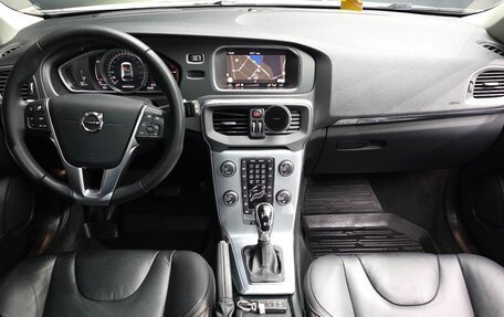Volvo V40 Cross Country I, 2019 год, 1 450 000 рублей, 6 фотография