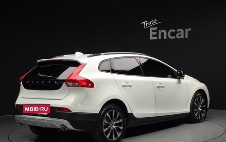 Volvo V40 Cross Country I, 2019 год, 1 450 000 рублей, 2 фотография