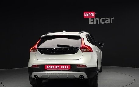 Volvo V40 Cross Country I, 2019 год, 1 450 000 рублей, 4 фотография