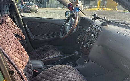Toyota Avensis III рестайлинг, 2000 год, 360 000 рублей, 4 фотография
