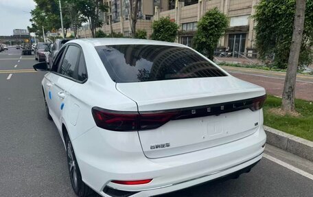 Geely Emgrand, 2022 год, 1 350 000 рублей, 4 фотография