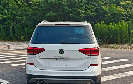 Volkswagen Touran III, 2023 год, 1 860 177 рублей, 6 фотография