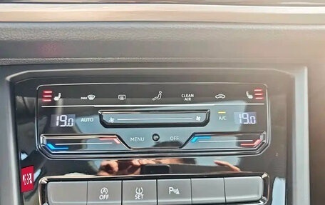 Volkswagen Touran III, 2023 год, 1 860 177 рублей, 12 фотография