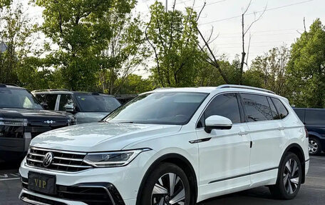 Volkswagen Tiguan II, 2023 год, 2 570 177 рублей, 1 фотография