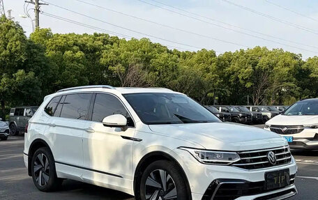 Volkswagen Tiguan II, 2023 год, 2 570 177 рублей, 3 фотография