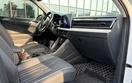Volkswagen Tiguan II, 2023 год, 2 570 177 рублей, 10 фотография