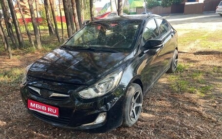 Hyundai Solaris II рестайлинг, 2011 год, 650 000 рублей, 1 фотография