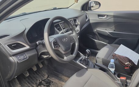 Hyundai Solaris II рестайлинг, 2022 год, 1 300 000 рублей, 4 фотография
