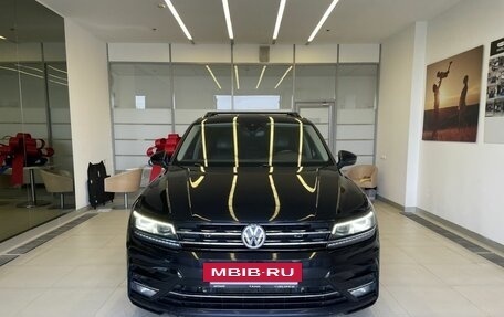 Volkswagen Tiguan II, 2020 год, 2 890 000 рублей, 2 фотография