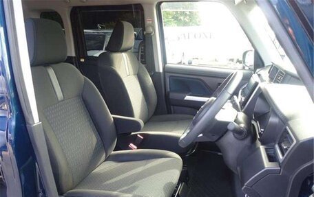 Toyota Roomy I, 2023 год, 1 050 000 рублей, 21 фотография