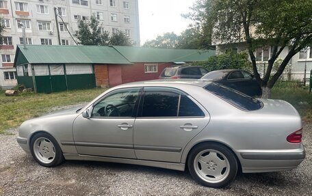 Mercedes-Benz E-Класс, 1999 год, 650 000 рублей, 2 фотография