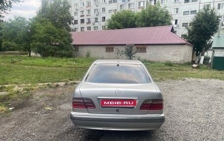 Mercedes-Benz E-Класс, 1999 год, 650 000 рублей, 3 фотография