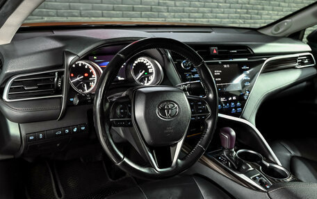 Toyota Camry, 2018 год, 2 860 000 рублей, 12 фотография