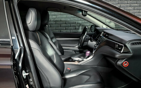 Toyota Camry, 2018 год, 2 860 000 рублей, 11 фотография
