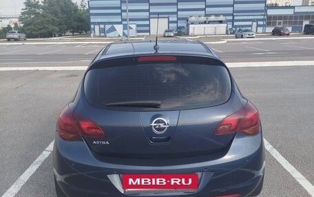 Opel Astra J, 2010 год, 870 000 рублей, 3 фотография