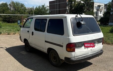 Toyota Town Ace III, 1994 год, 360 000 рублей, 3 фотография