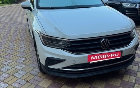 Volkswagen Tiguan II, 2020 год, 2 780 000 рублей, 15 фотография