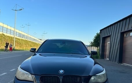 BMW 5 серия, 2004 год, 750 000 рублей, 2 фотография