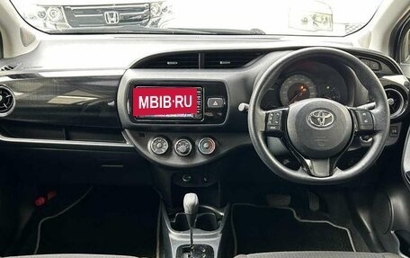 Toyota Vitz, 2018 год, 670 000 рублей, 9 фотография