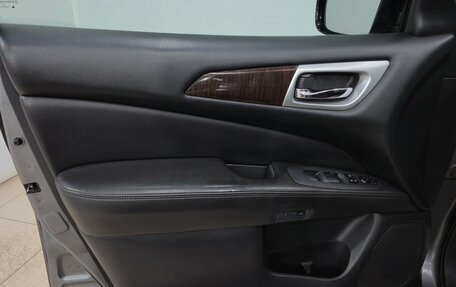Nissan Pathfinder, 2015 год, 1 780 000 рублей, 10 фотография