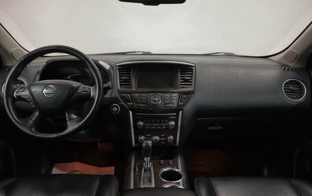 Nissan Pathfinder, 2015 год, 1 780 000 рублей, 14 фотография
