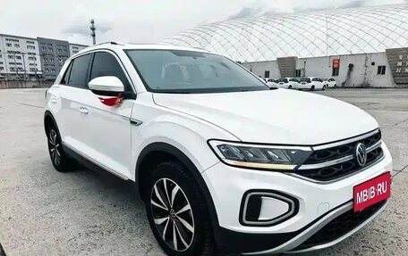 Volkswagen T-Roc I, 2024 год, 1 869 800 рублей, 1 фотография
