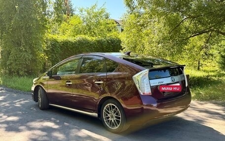 Toyota Prius, 2014 год, 1 229 000 рублей, 2 фотография